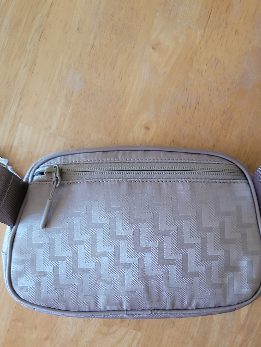 Lululemon Everywhere 1L Monogram Belt Bag - Picture 7 of 14